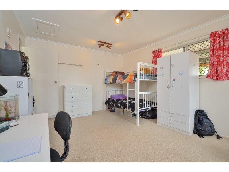 8 TENBY CLOSE, Telina QLD 4680