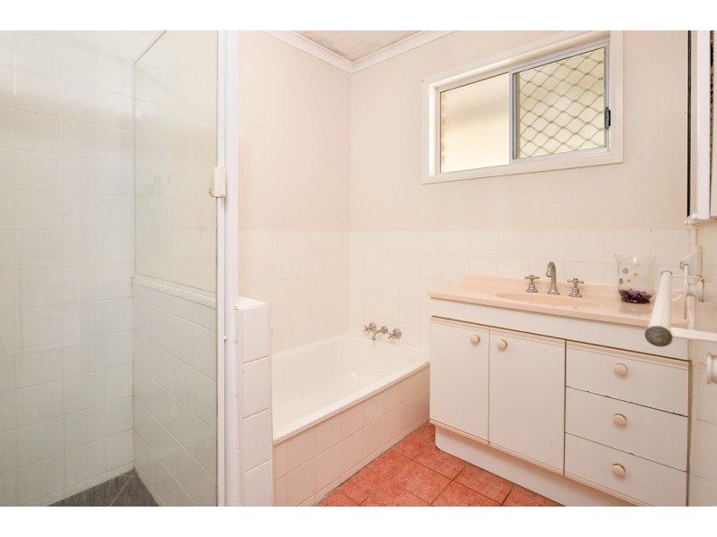 8 TENBY CLOSE, Telina QLD 4680