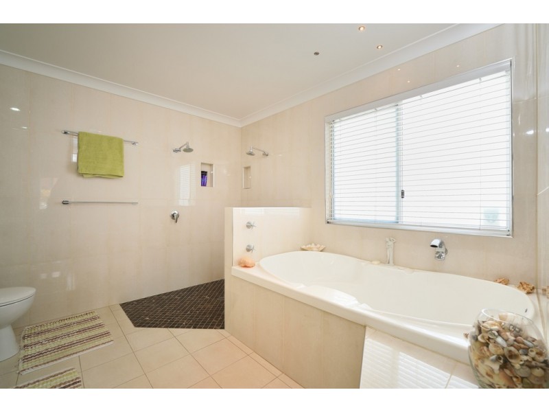 132 OAKA LANE, Gladstone QLD 4680