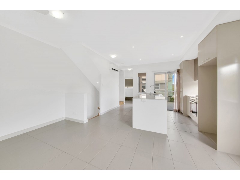 12 Flinders Street, West Gladstone QLD 4680