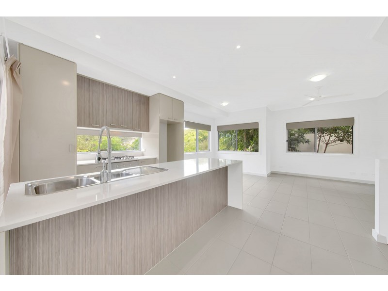 12 Flinders Street, West Gladstone QLD 4680