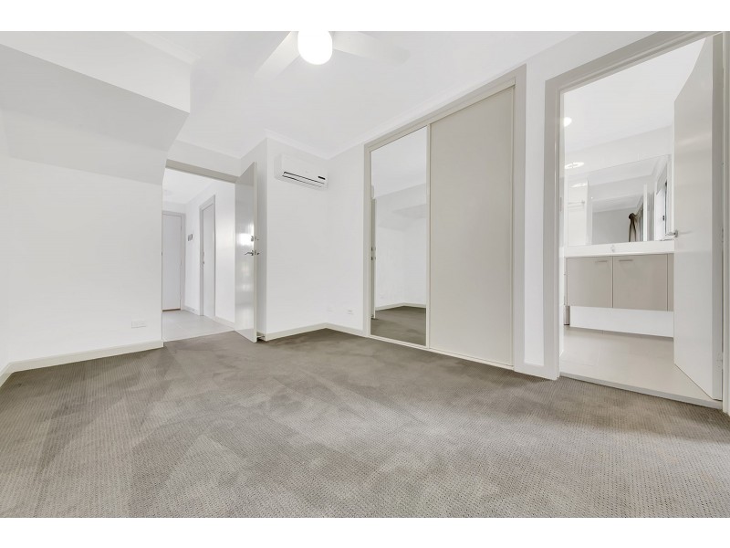 12 Flinders Street, West Gladstone QLD 4680