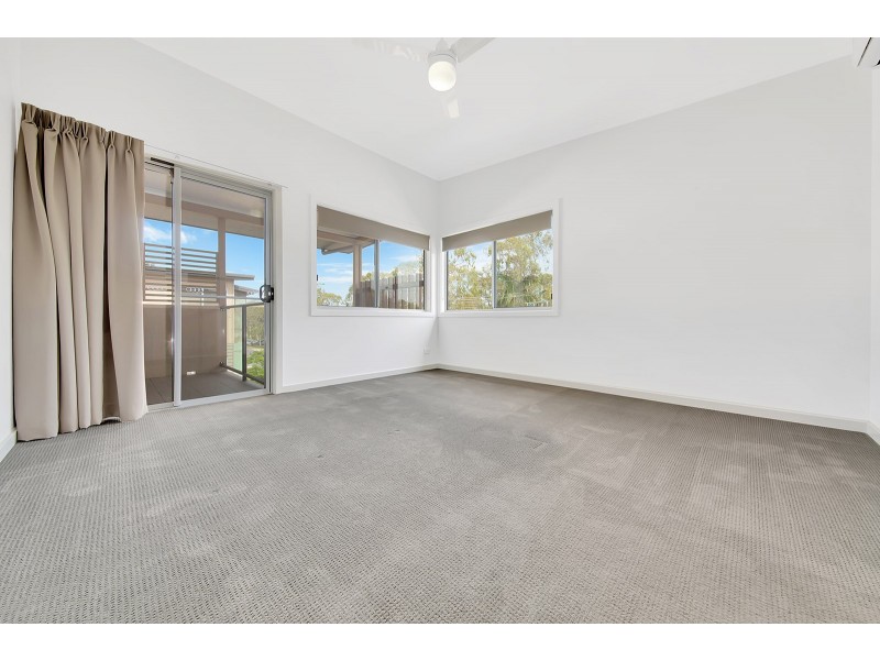 12 Flinders Street, West Gladstone QLD 4680