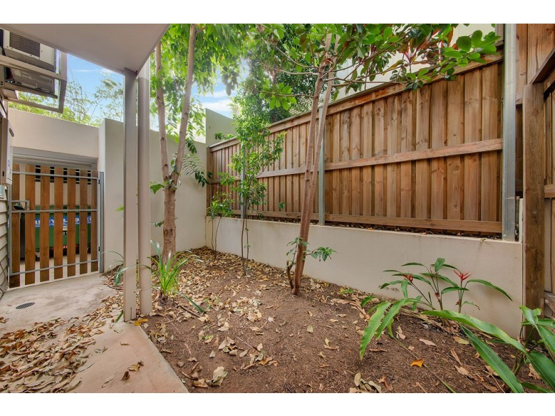 12 Flinders Street, West Gladstone QLD 4680