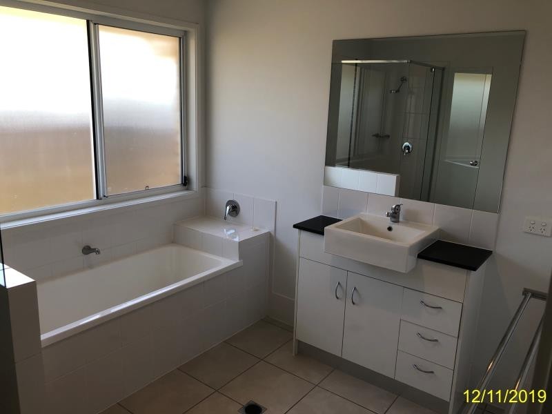 46 POWELL, New Auckland QLD 4680