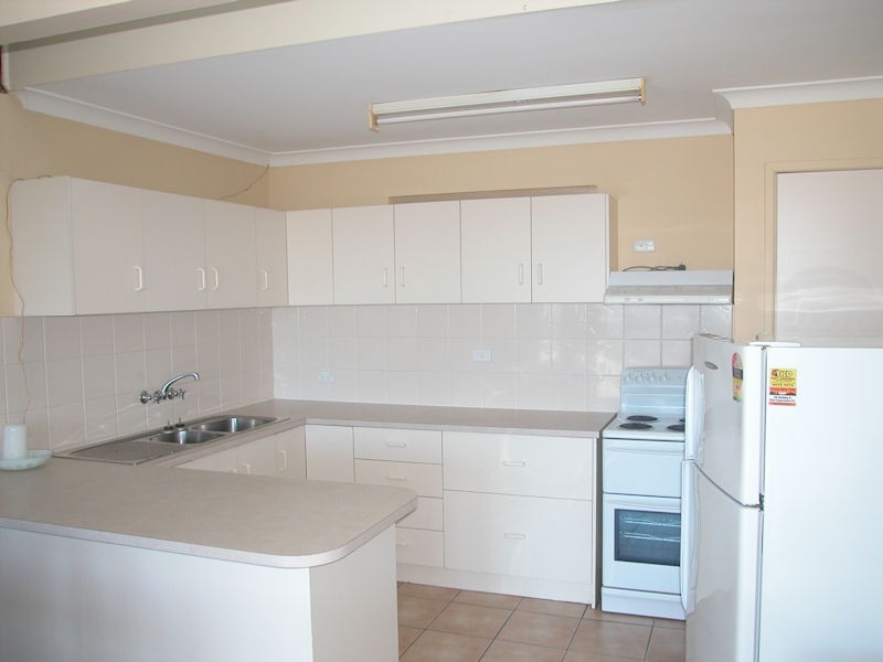4/16 Kent Street, Gladstone QLD 4680
