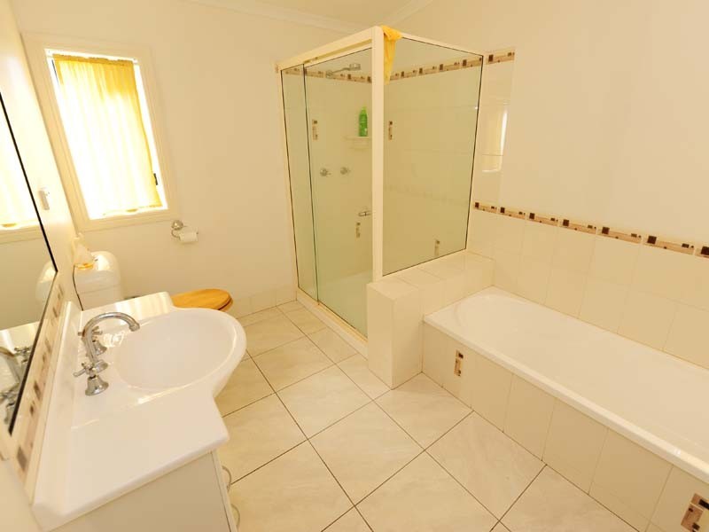 11 Cotton Street, Gladstone QLD 4680