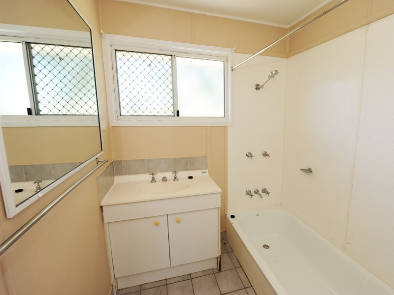 11 Kianga Street, Gladstone QLD 4680