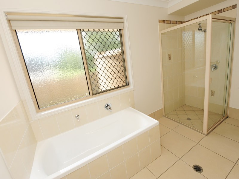 5 Parsons Place, Gladstone QLD 4680
