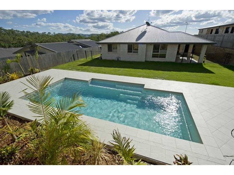 6 Leslie Street, Gladstone QLD 4680