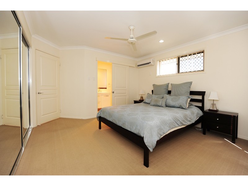 6 Leslie Street, Gladstone QLD 4680