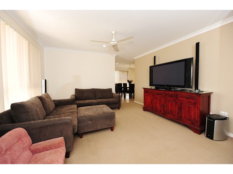 6 Leslie Street, Gladstone QLD 4680