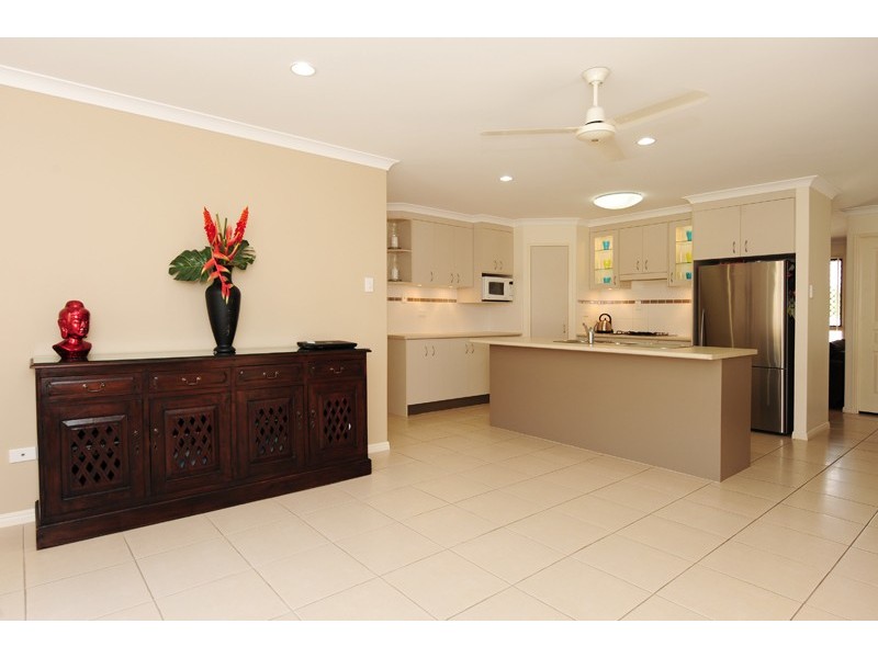 6 Leslie Street, Gladstone QLD 4680