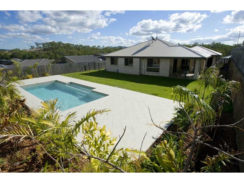 6 Leslie Street, Gladstone QLD 4680