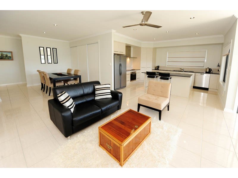 27 Larcom Rise, Gladstone QLD 4680