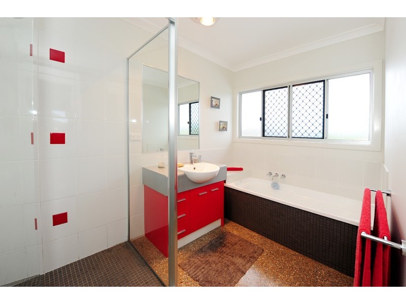 30 Lorna Crescent, Beecher QLD 4680