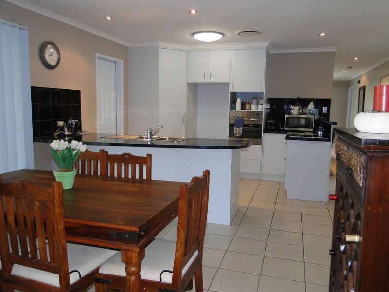 10 Deborah Street, Gladstone QLD 4680