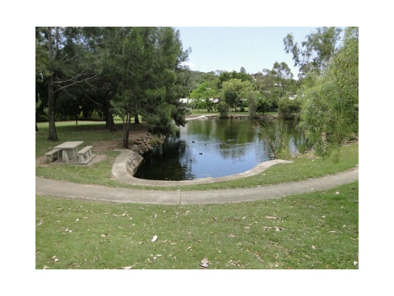 10 Lakeside Place, Gladstone QLD 4680