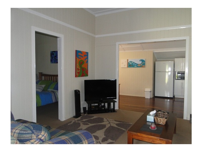 33 Boles Street, West Gladstone QLD 4680