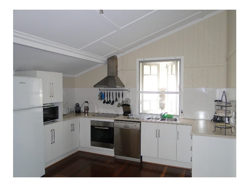 33 Boles Street, West Gladstone QLD 4680