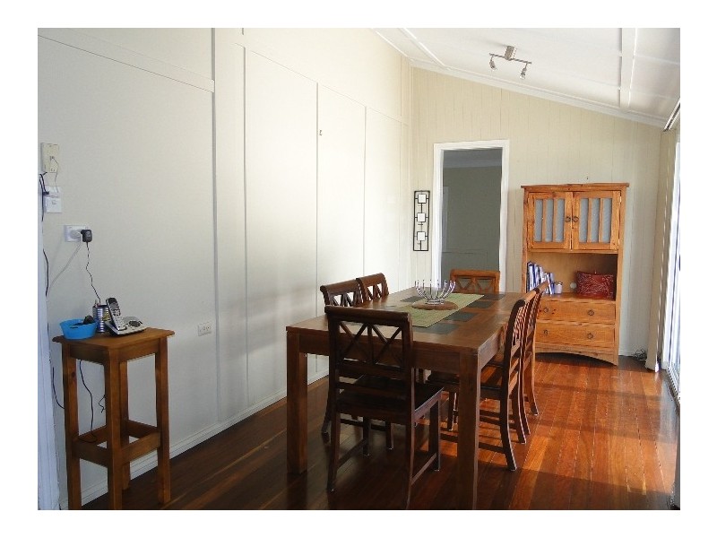 33 Boles Street, West Gladstone QLD 4680