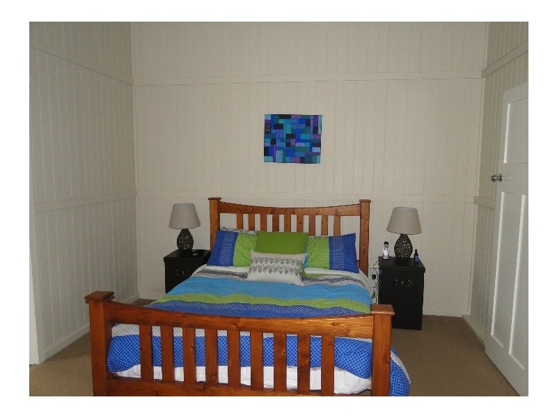 33 Boles Street, West Gladstone QLD 4680