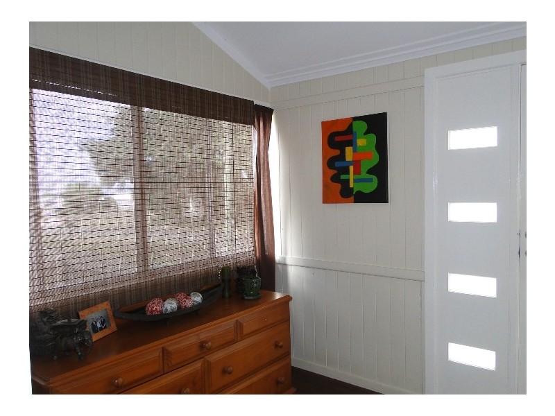 33 Boles Street, West Gladstone QLD 4680