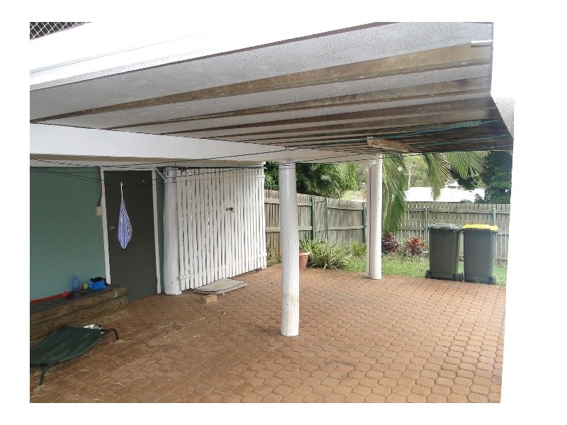 33 Boles Street, West Gladstone QLD 4680