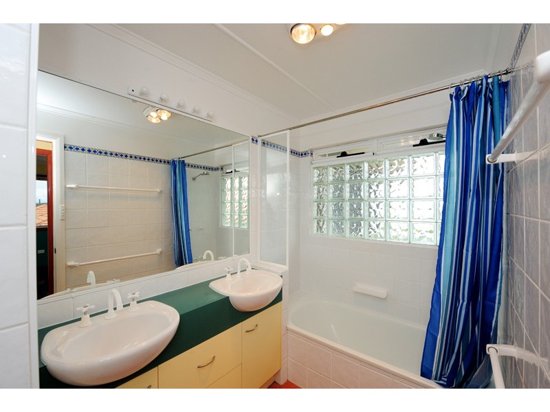 4 The Esplanade, Gladstone QLD 4680