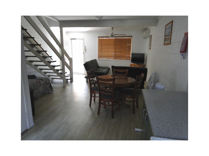 2/77 Auckland, Gladstone QLD 4680