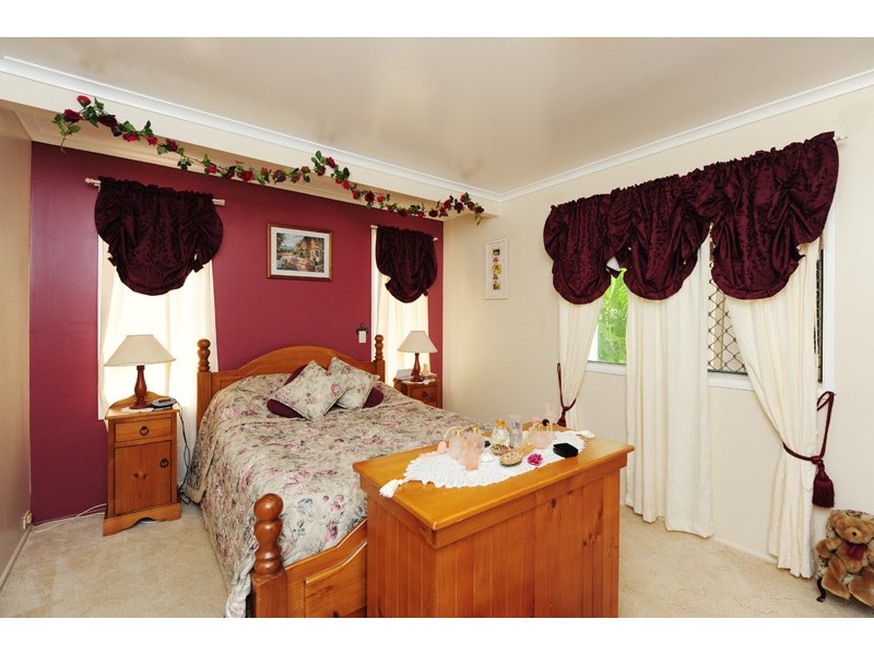 6 Heron Court, New Auckland QLD 4680