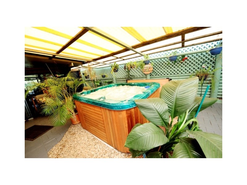 6 Heron Court, New Auckland QLD 4680