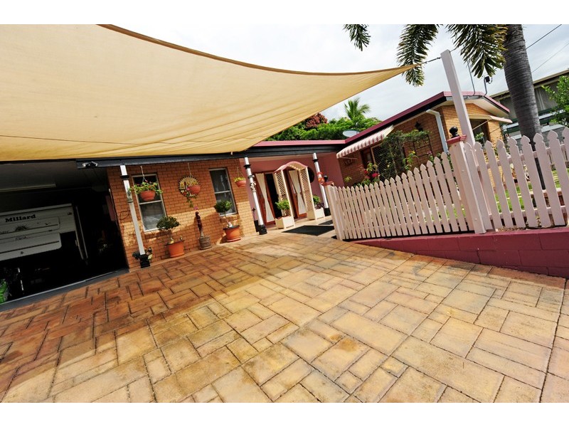 6 Heron Court, New Auckland QLD 4680