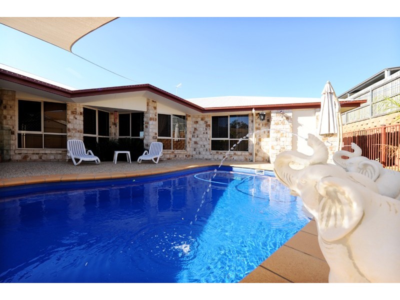 4 Julius Crescent, Clinton QLD 4680