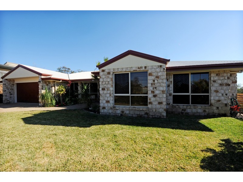 4 Julius Crescent, Clinton QLD 4680