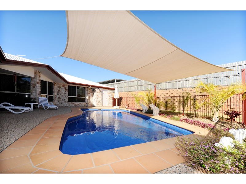 4 Julius Crescent, Clinton QLD 4680