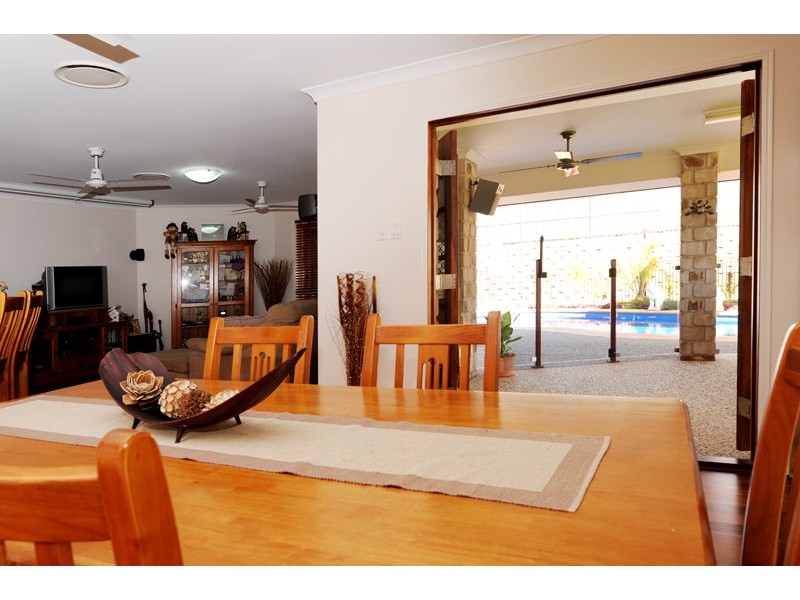 4 Julius Crescent, Clinton QLD 4680