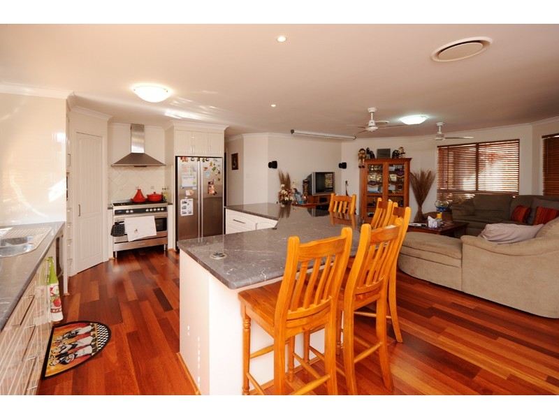 4 Julius Crescent, Clinton QLD 4680