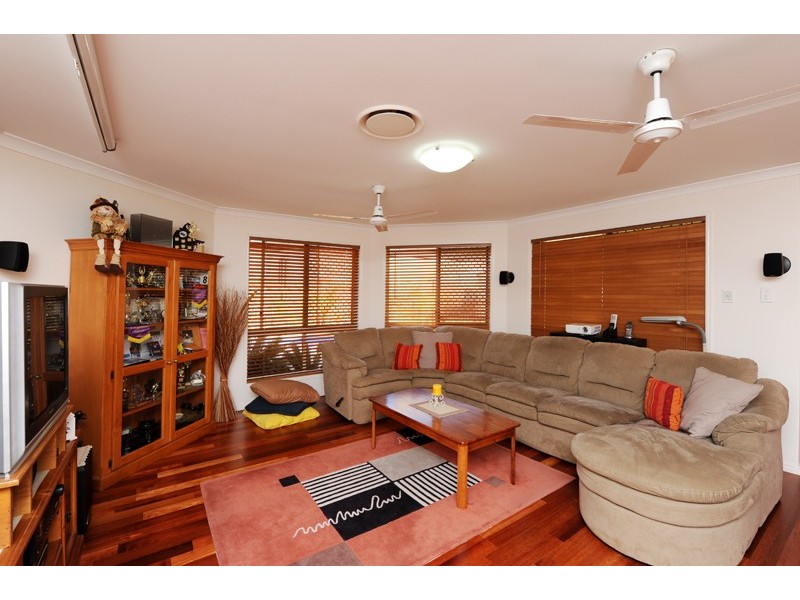 4 Julius Crescent, Clinton QLD 4680