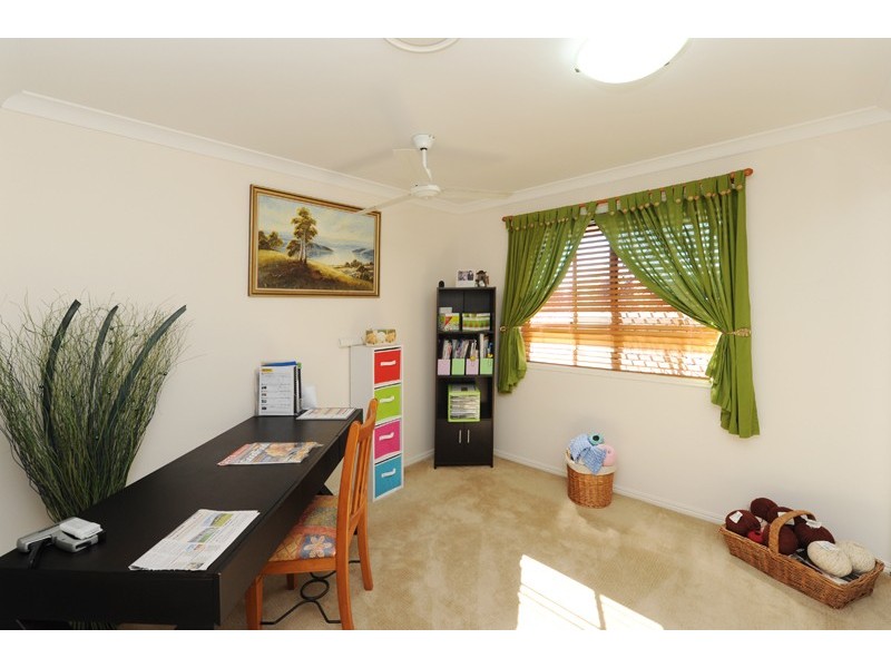 4 Julius Crescent, Clinton QLD 4680