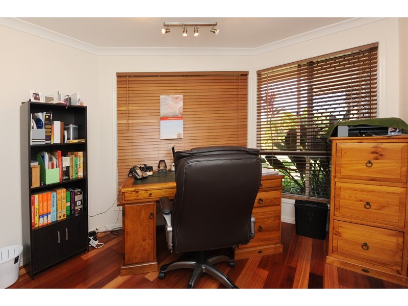 4 Julius Crescent, Clinton QLD 4680