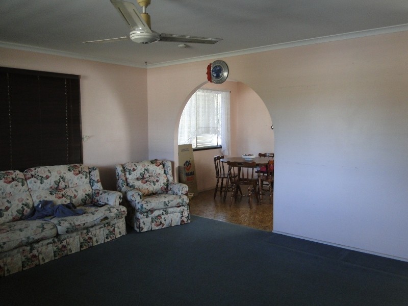 37 Wilga Street, Gladstone QLD 4680