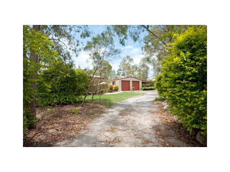 39 Flora, Beecher QLD 4680