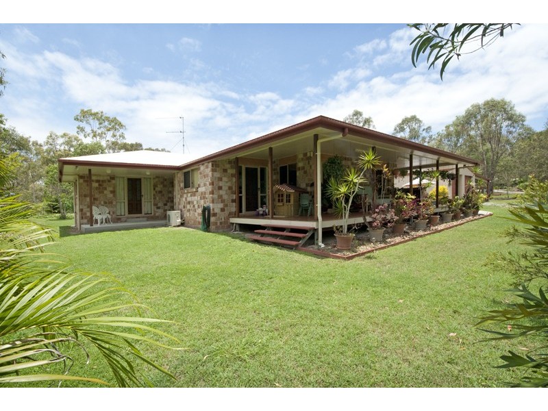 39 Flora, Beecher QLD 4680