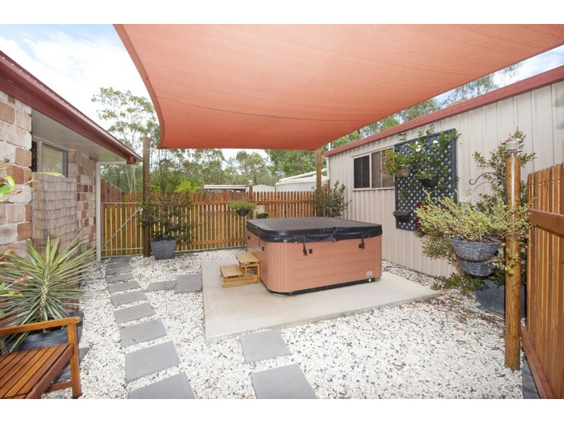 39 Flora, Beecher QLD 4680