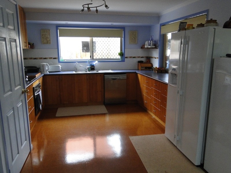 39 Flora, Beecher QLD 4680