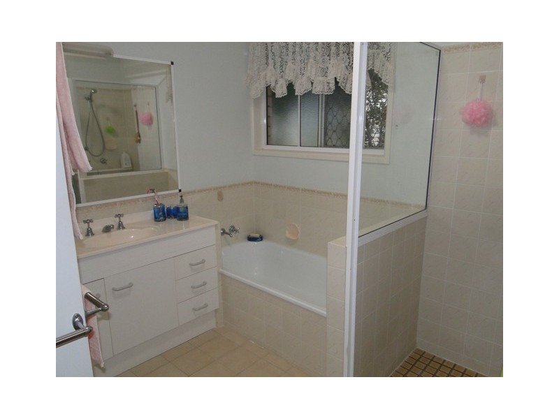 16 Erin Close, Gladstone QLD 4680