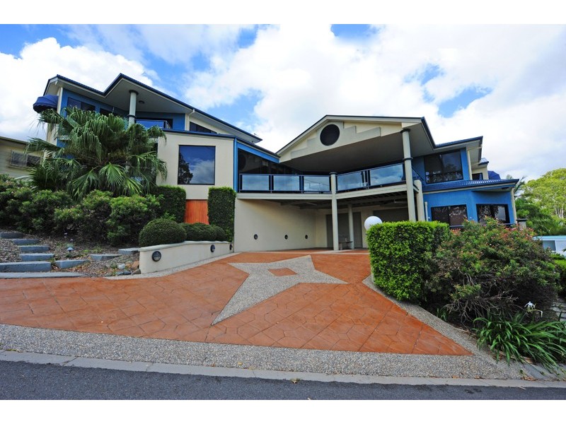 9 River Drive, Boyne Island QLD 4680
