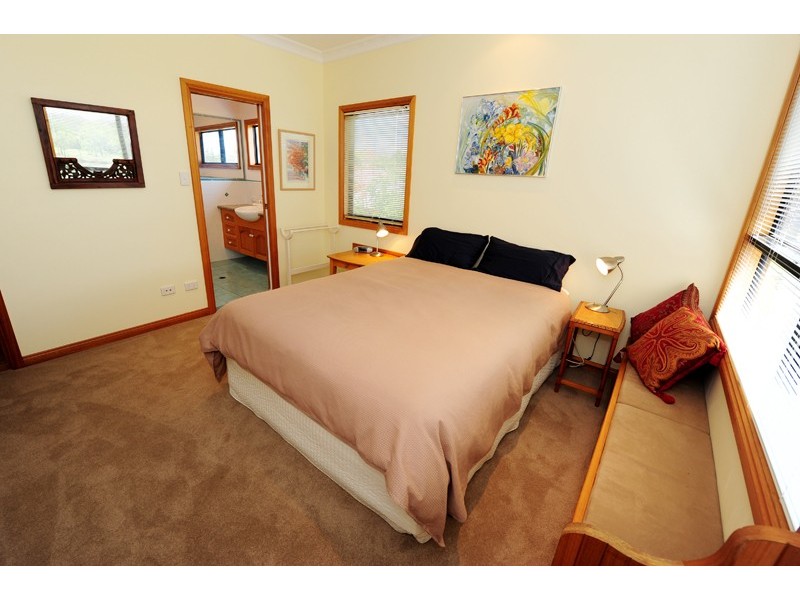 9 River Drive, Boyne Island QLD 4680