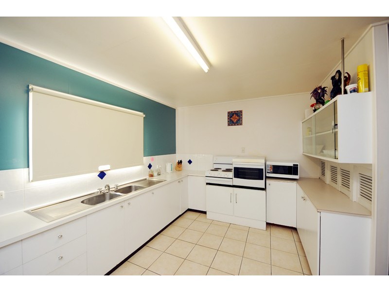 1 Peters Crescent, Gladstone QLD 4680